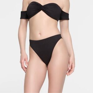 SIGNATURE SWIM HIGH LEG BIKINI BOTTOM I ONYX - ONYX / S